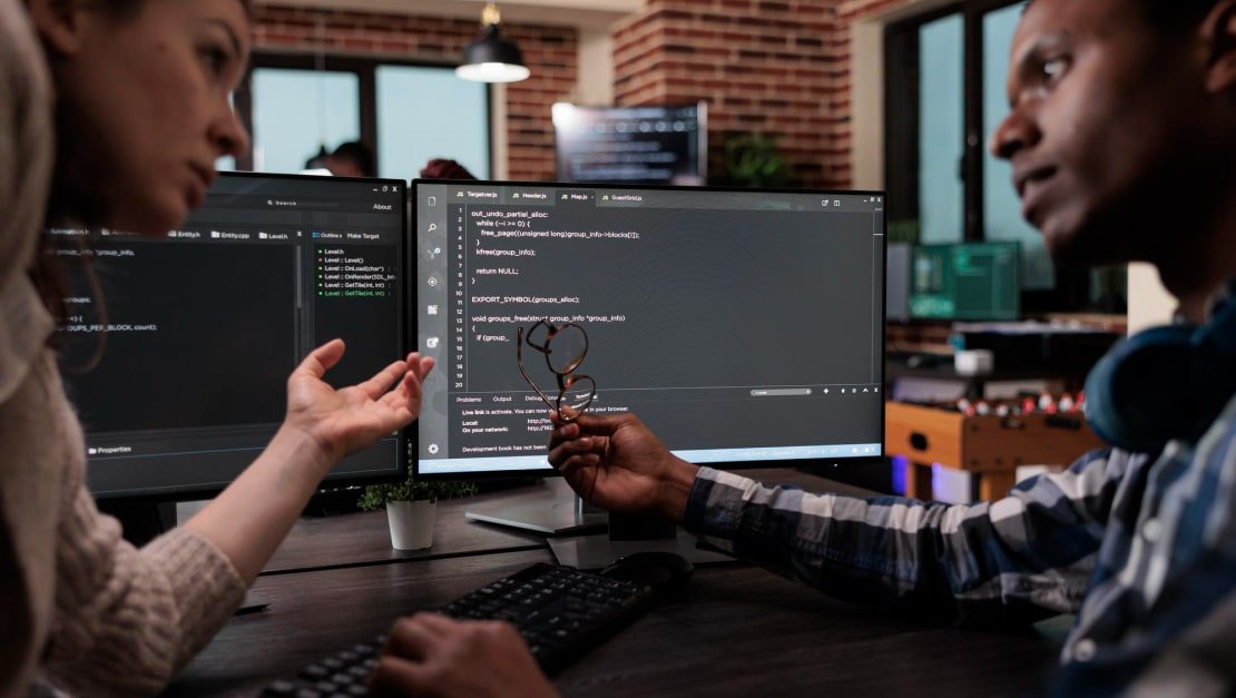 AppExchange vs. Custom Development: Which One is Best for Your Business?