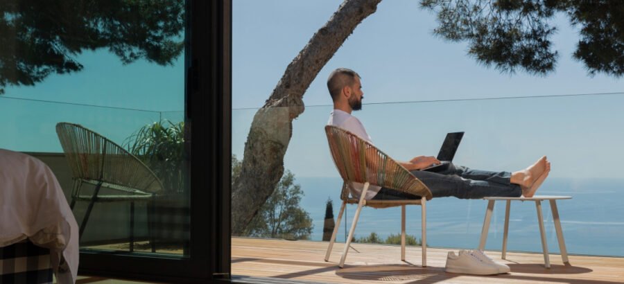 how to maintain IT infrastructure in a distributed workforce